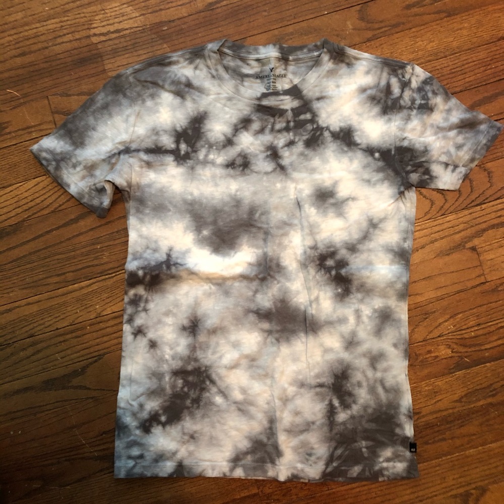 Men’s American Eagle size XS tee